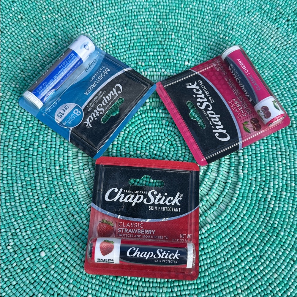 ChapStick LipBalmTrio: Moisturizer/strawberry/cherry-brand new-originally packed